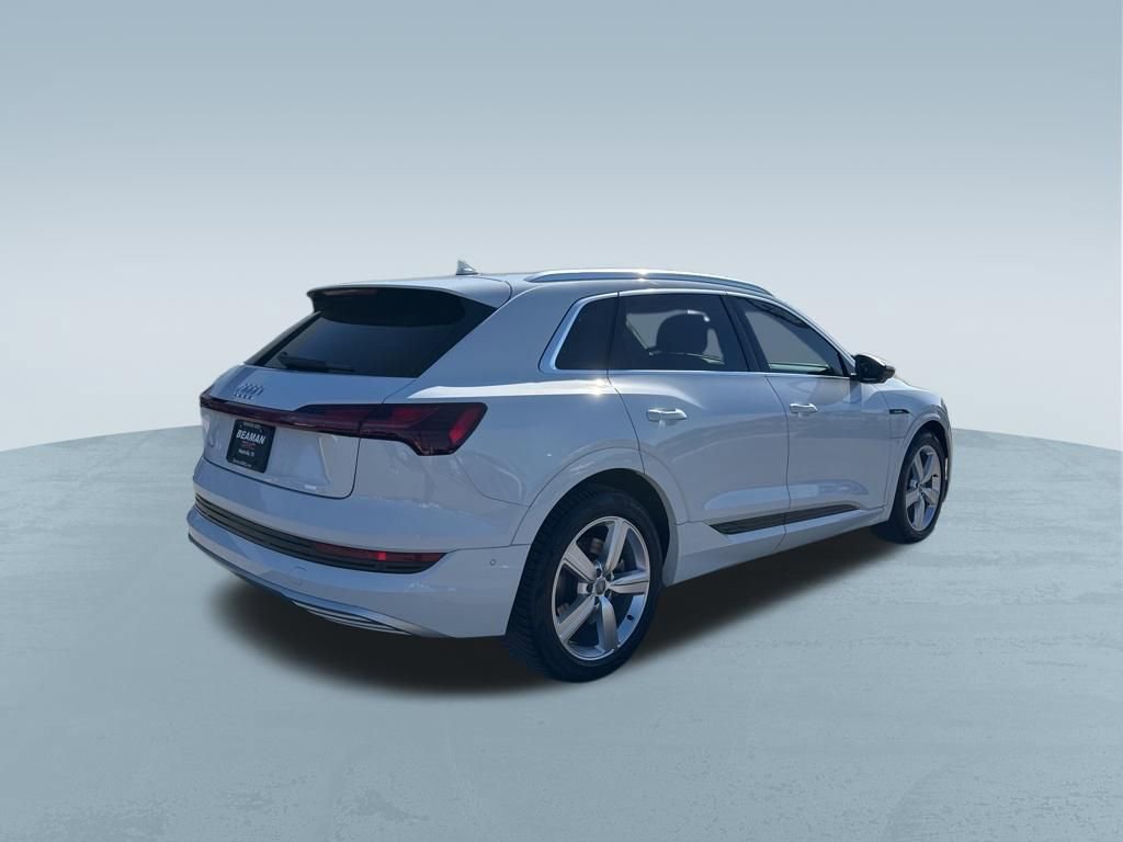 Used 2019 Audi e-tron Premium Plus image 8