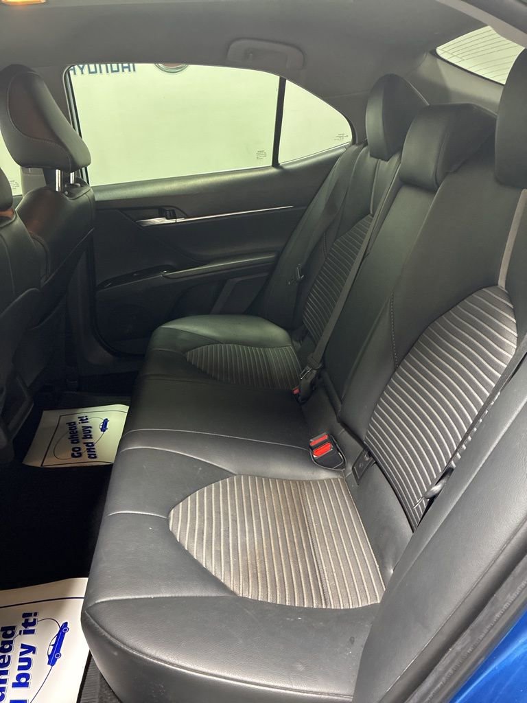 Used 2020 Toyota Camry SE FWD image 22