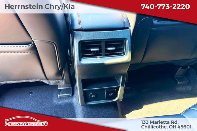 Used 2023 Ford Edge ST-Line w/ Class II Trailer Tow Package AWD/4WD image 22