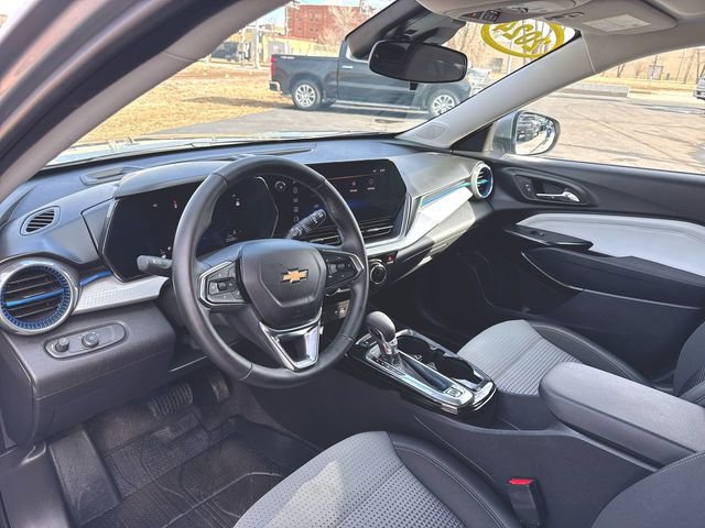 Used 2024 Chevrolet Trax LT w/ Driver Confidence Package image 10