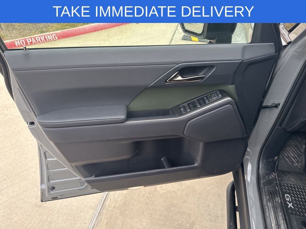 Used 2025 Lexus GX 550 image 5