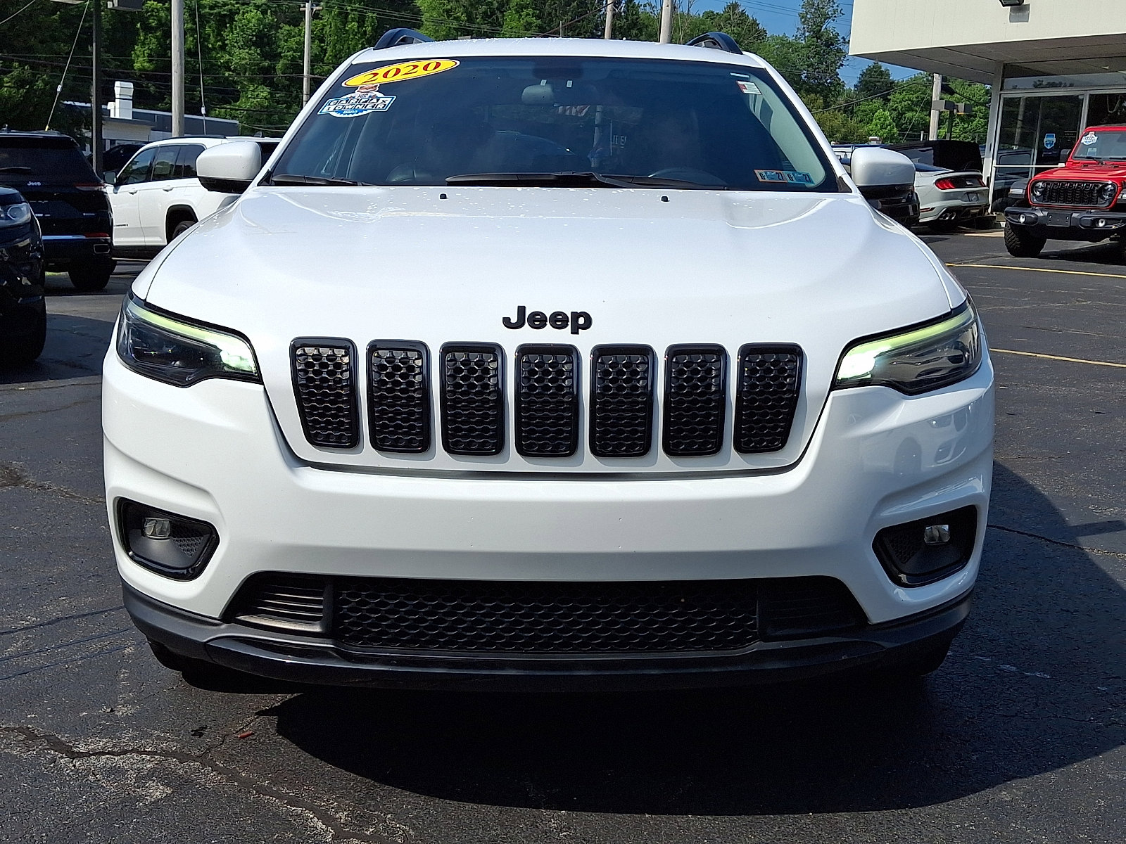 Certified 2020 Jeep Cherokee Latitude Plus AWD/4WD image 2