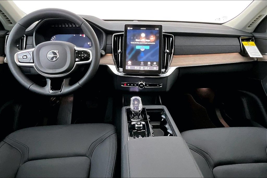 New 2026 Volvo XC90 B5 Plus AWD/4WD image 7