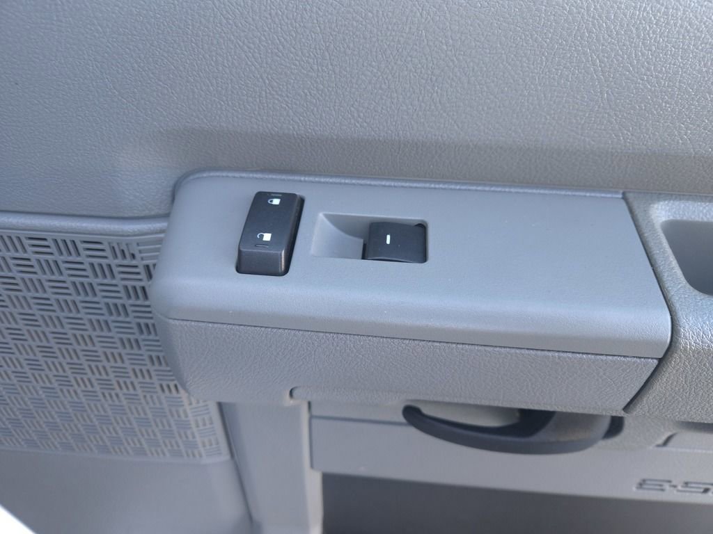 Used 2009 Ford E-250 and Econoline 250 image 16