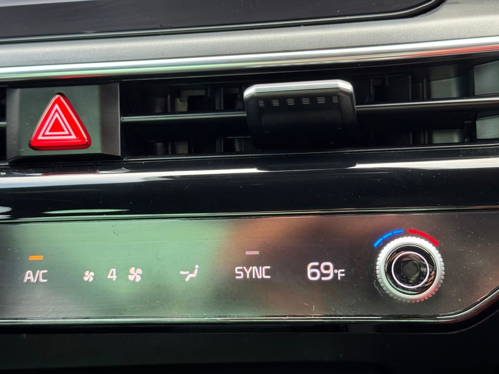 Used 2025 Kia K5 GT-Line w/ GT-Line Premium Package FWD image 27