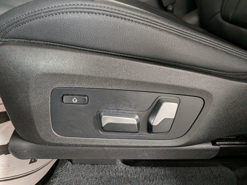 Used 2019 BMW X3 xDrive30i w/ Driving Assistance Package image 18