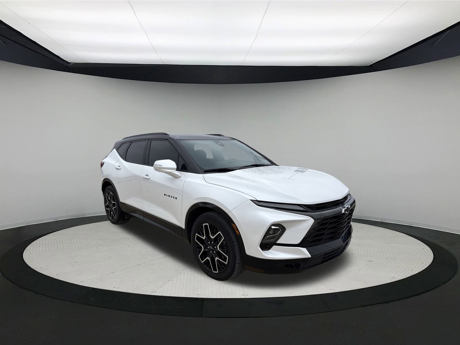 Used 2023 Chevrolet Blazer RS w/ Driver Confidence II Package AWD/4WD image 1