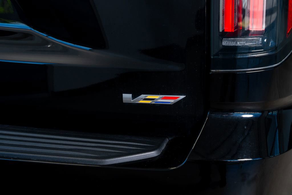 Used 2025 Cadillac Escalade V image 10