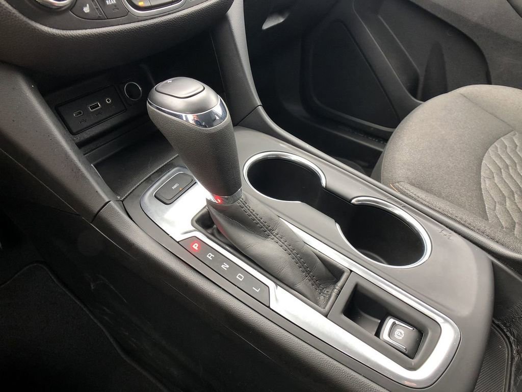 Used 2020 Chevrolet Equinox LT w/ Driver Convenience Package image 23