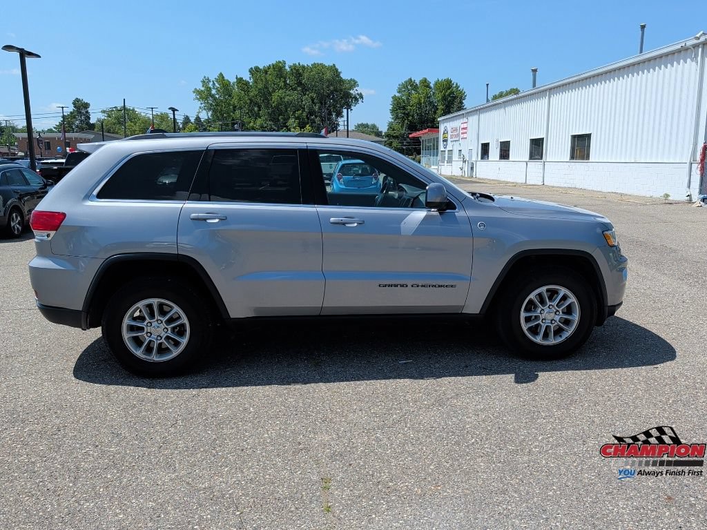 Used 2019 Jeep Grand Cherokee Laredo AWD/4WD image 6