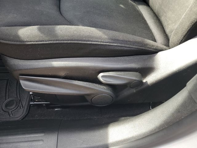 Used 2015 Jeep Renegade Latitude AWD/4WD image 18