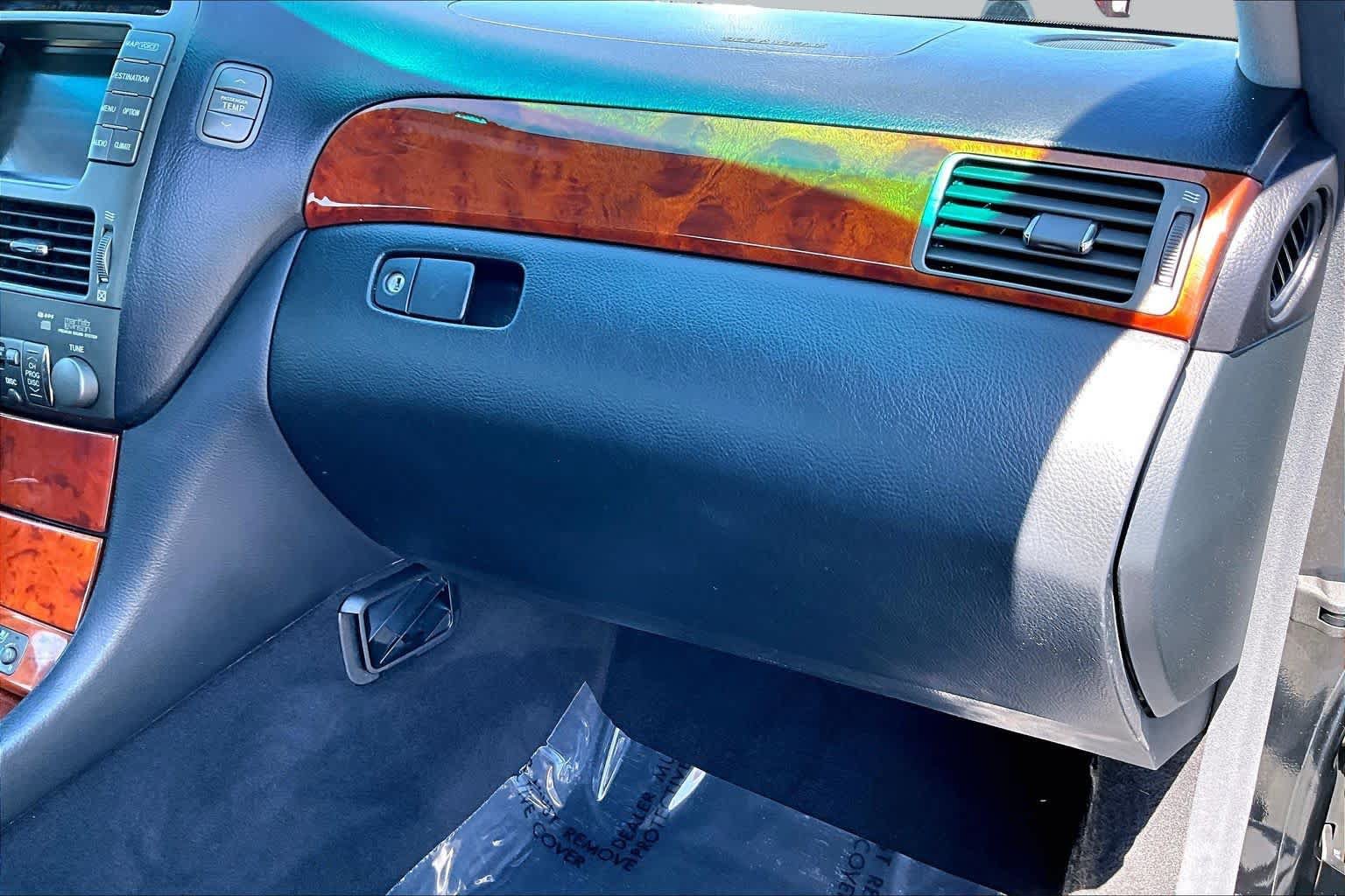 Used 2004 Lexus LS 430 RWD image 18