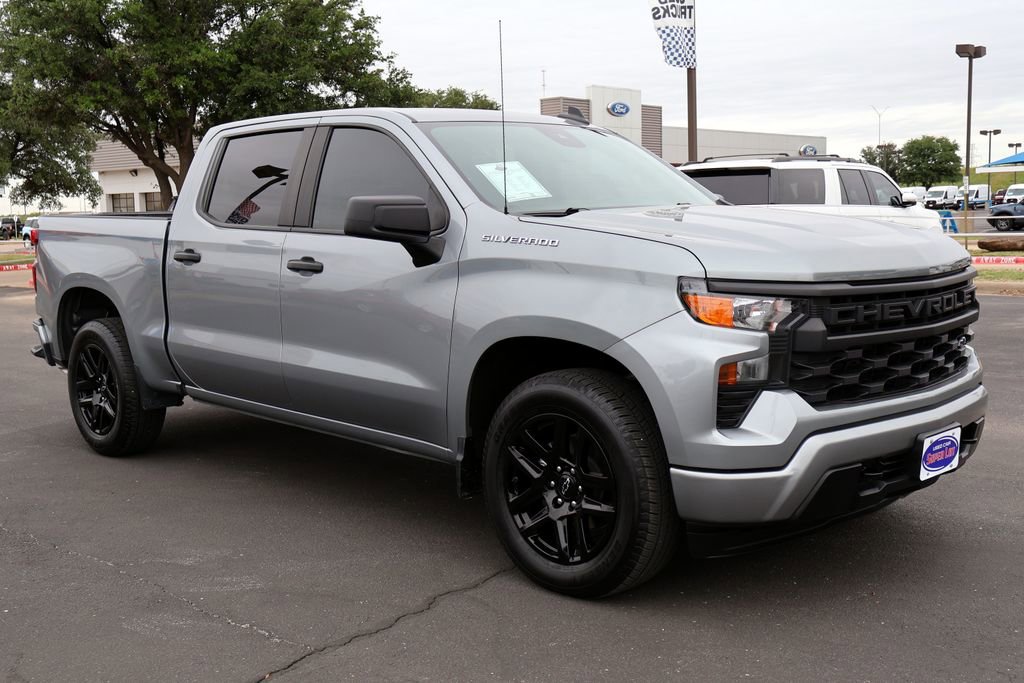 Used 2024 Chevrolet Silverado 1500 Custom RWD image 9