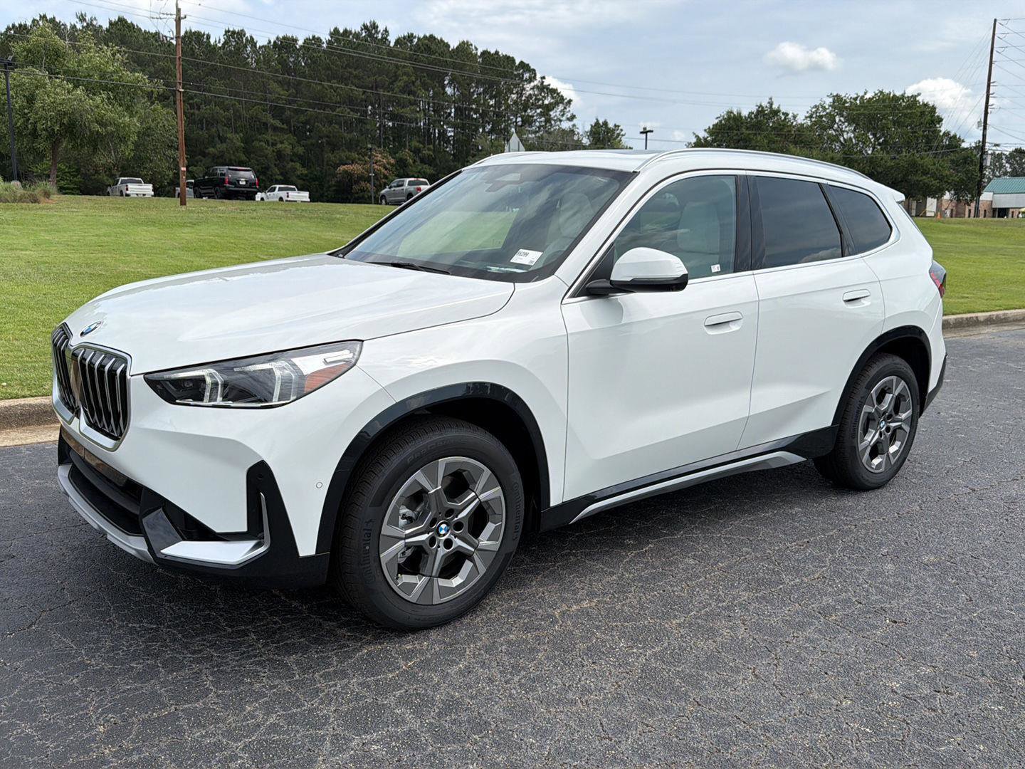 New 2026 BMW X1 xDrive28i w/ Technology Package AWD/4WD image 2