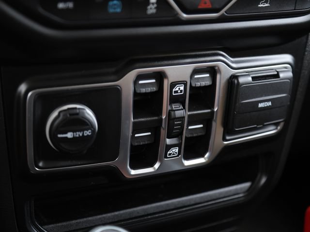 Used 2023 Jeep Wrangler Unlimited Sahara AWD/4WD image 22