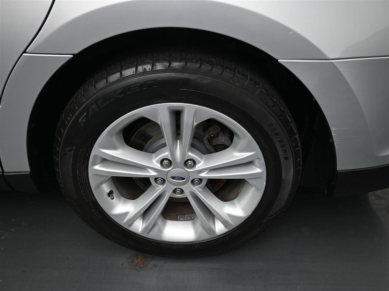 Used 2019 Ford Taurus SE FWD image 20