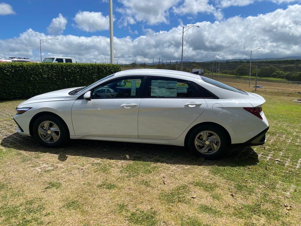 New 2026 Hyundai Elantra SE FWD image 3