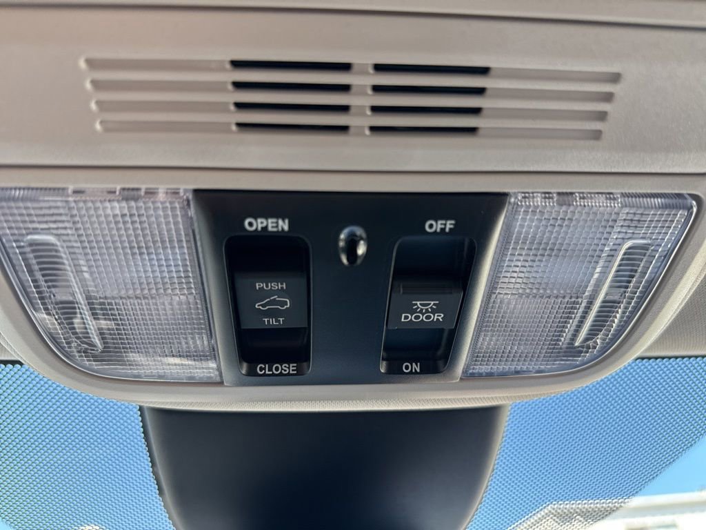 Used 2025 Honda Odyssey EX-L image 34