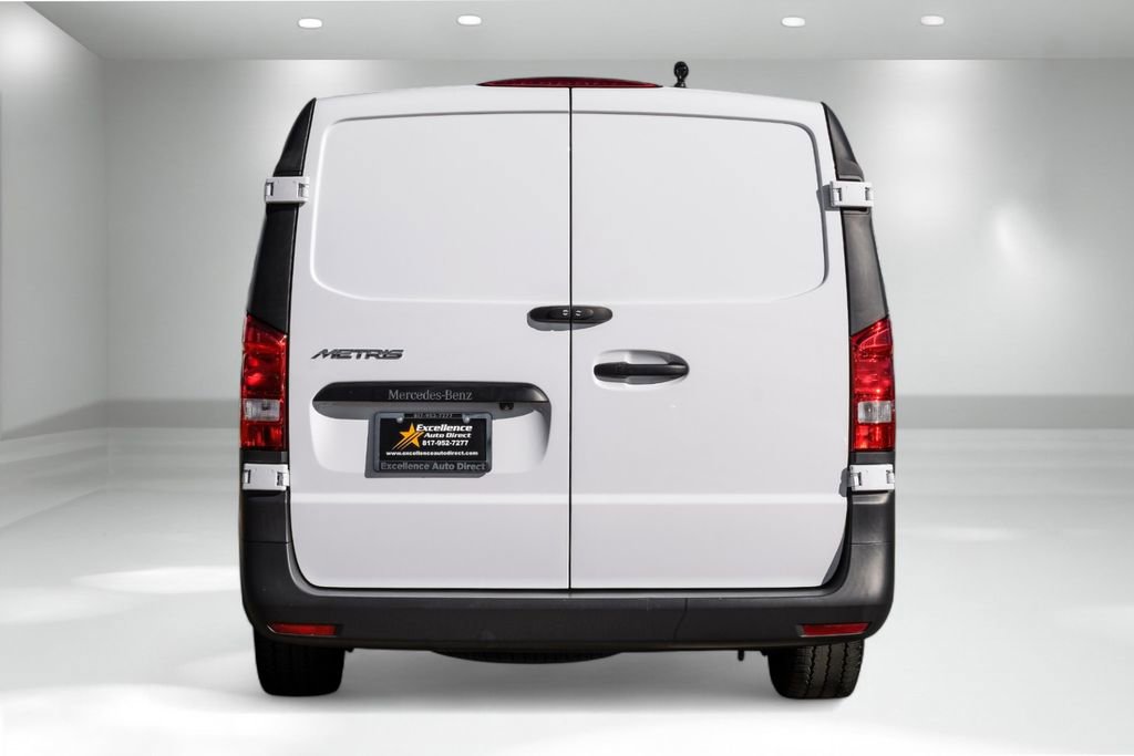 Used 2023 Mercedes-Benz Metris image 7
