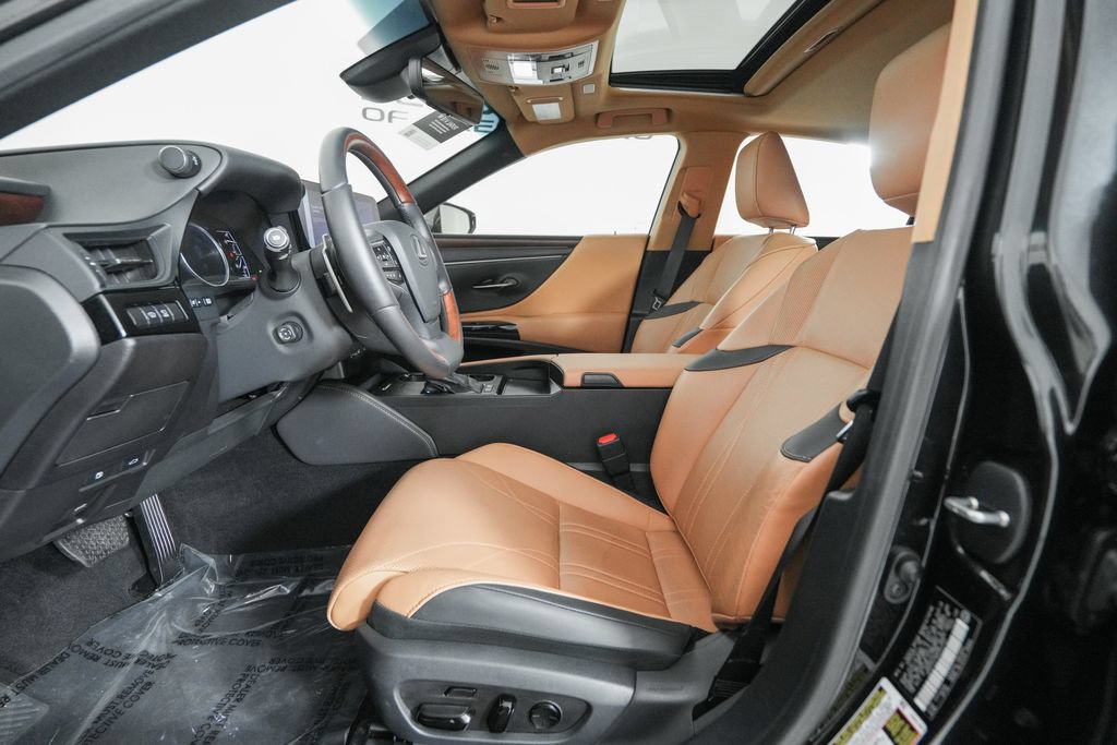 Certified 2024 Lexus ES 300h w/ Technology Package FWD image 9