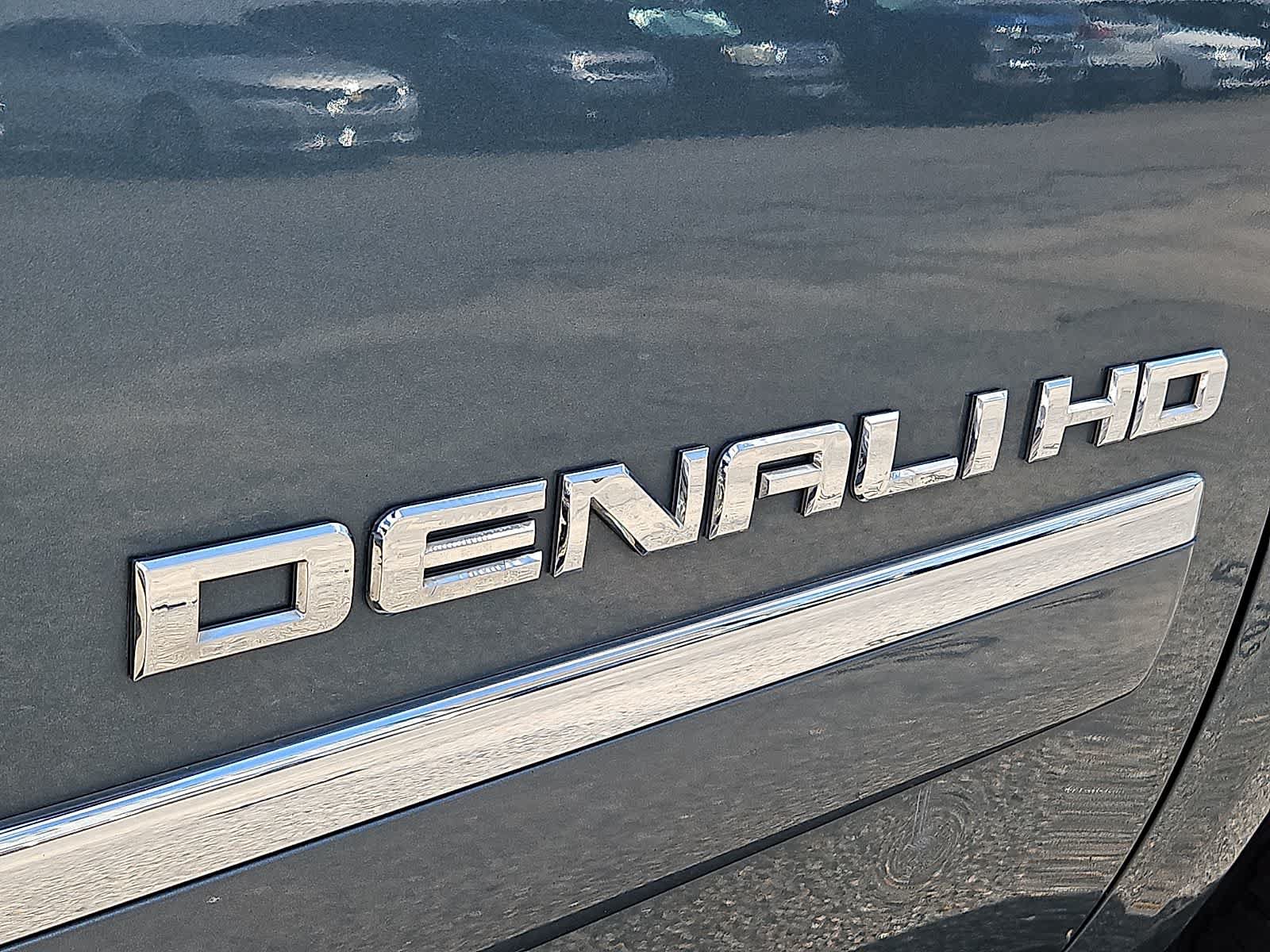 Used 2012 GMC Sierra 2500 Denali w/ Suspension Package, Off-Road AWD/4WD image 5