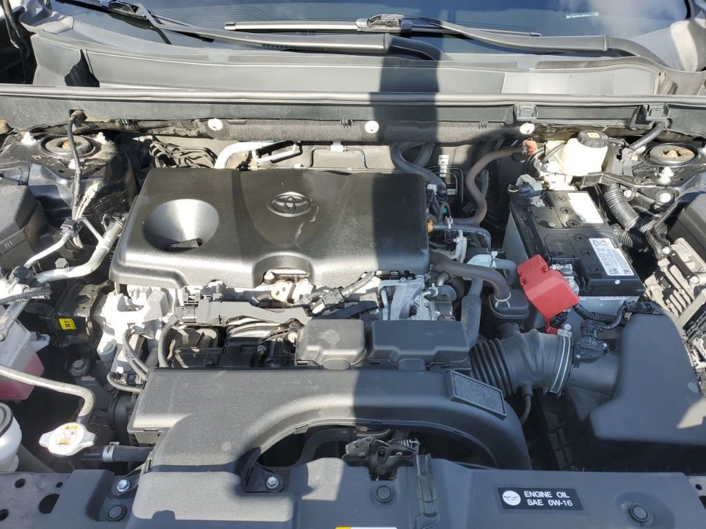 Used 2021 Toyota RAV4 XLE image 12