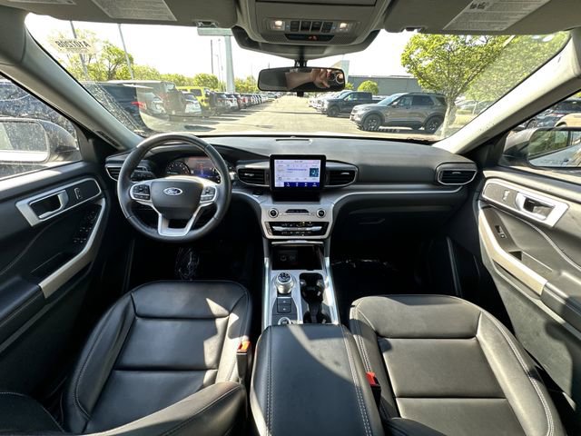 Certified 2023 Ford Explorer XLT w/ Equipment Group 202A image 17