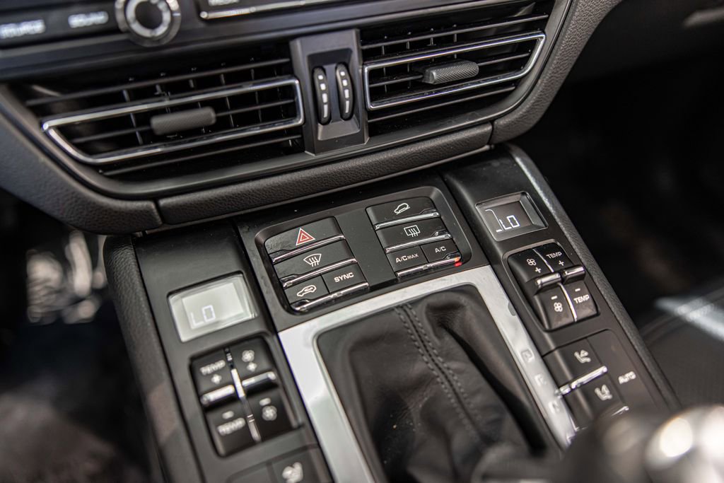 Used 2021 Porsche Macan S image 31