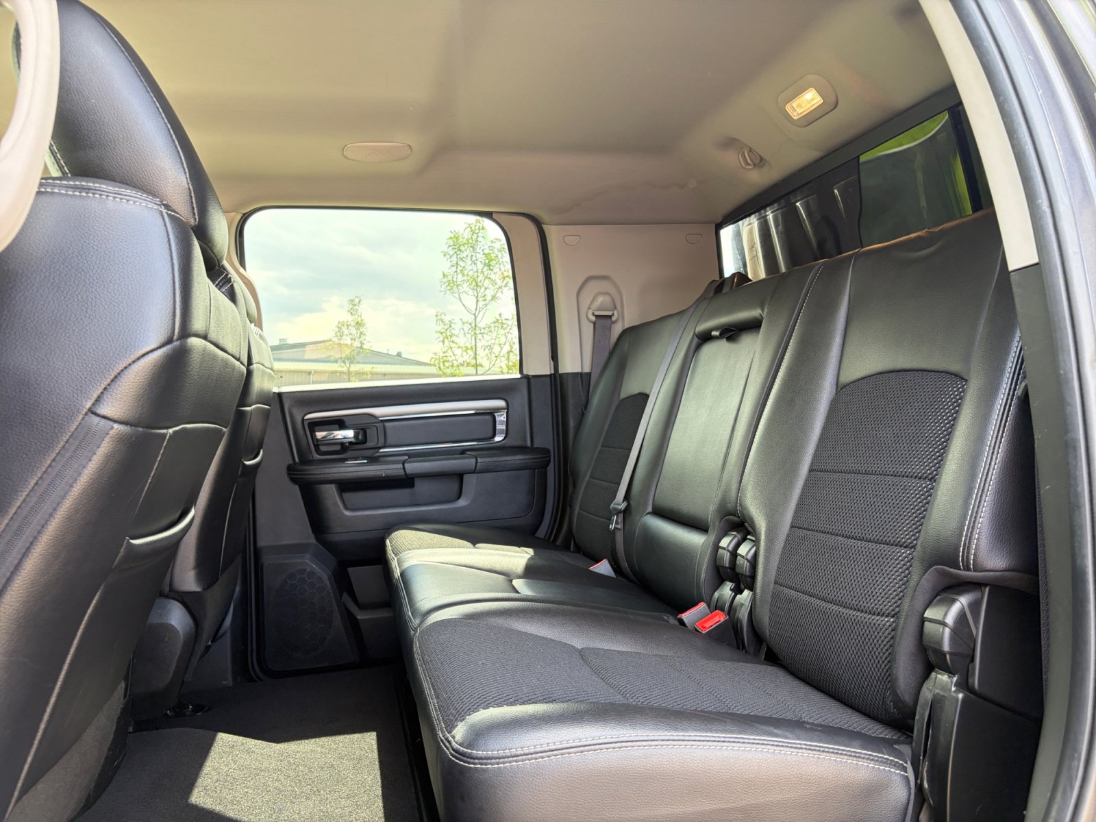 Used 2018 RAM 2500 Big Horn w/ Sport Appearance Group AWD/4WD image 29