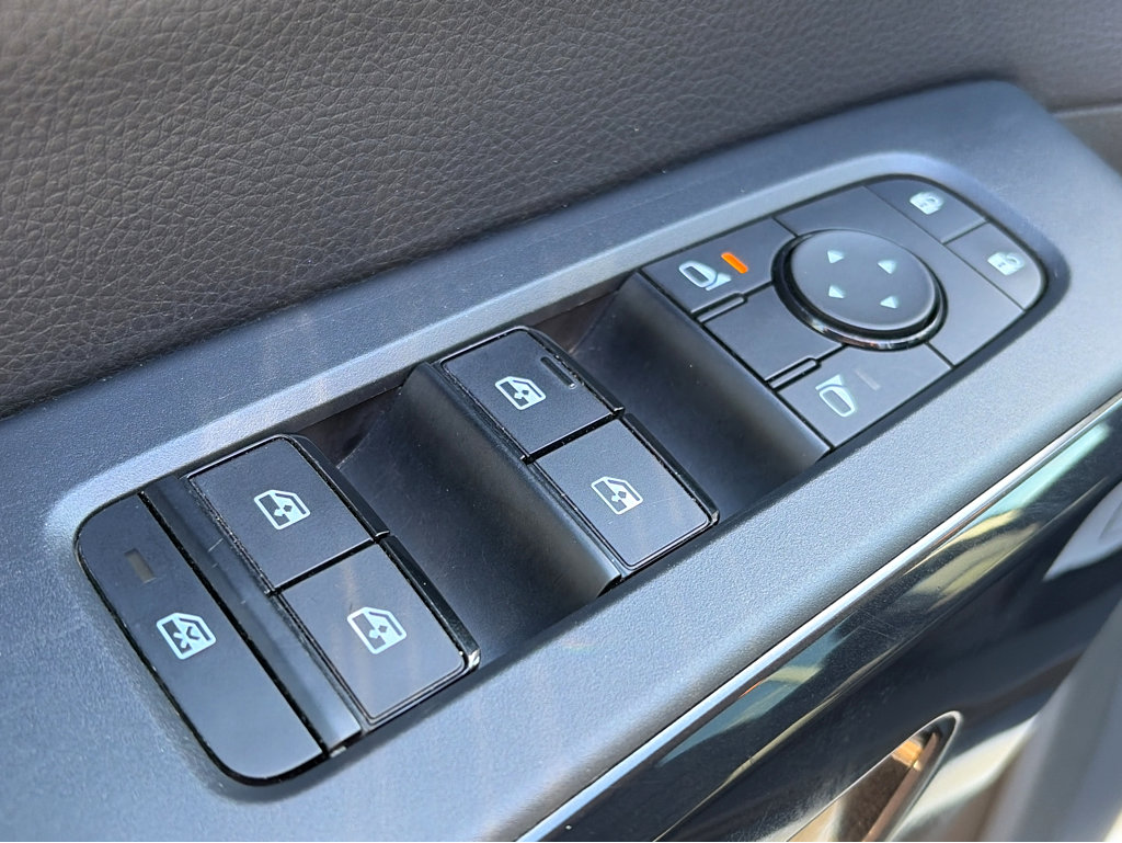 Certified 2024 Nissan Pathfinder SV image 18