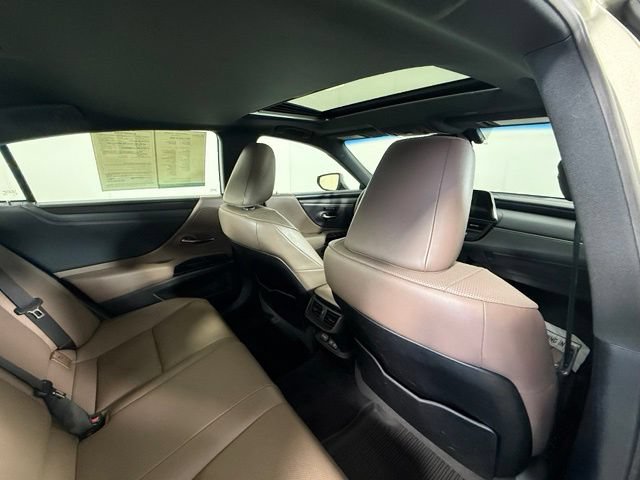 Certified 2022 Lexus ES 300h w/ Premium Package FWD image 25