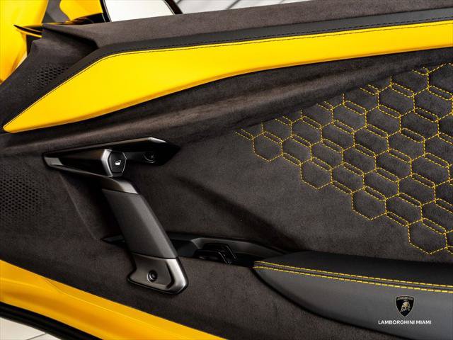 Used 2024 Lamborghini Revuelto AWD/4WD image 30