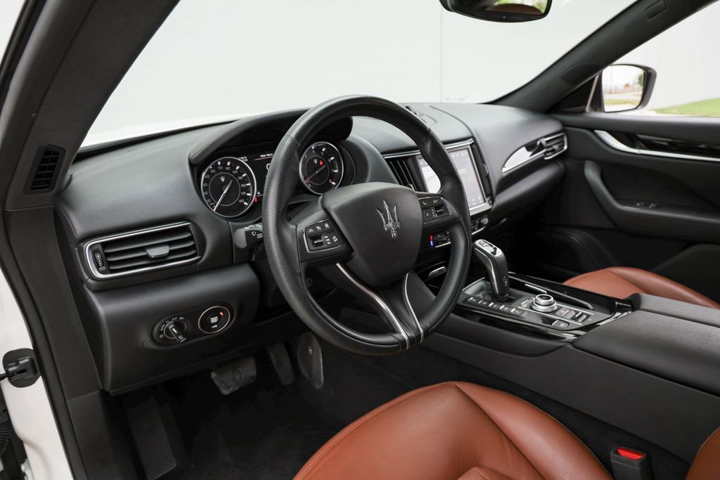 Used 2021 Maserati Levante image 16