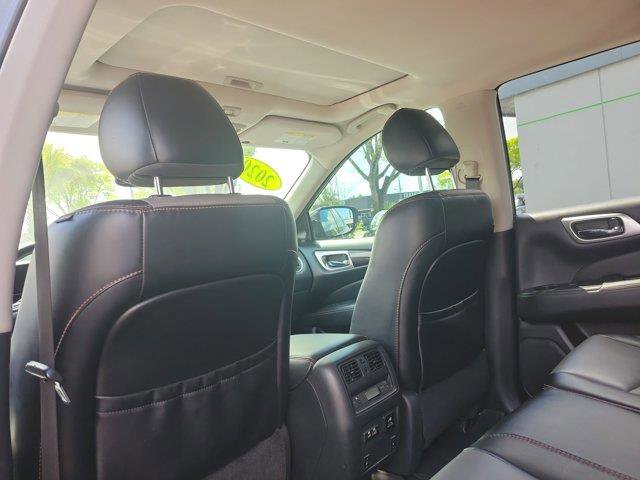 Used 2020 Nissan Pathfinder SL AWD/4WD image 17