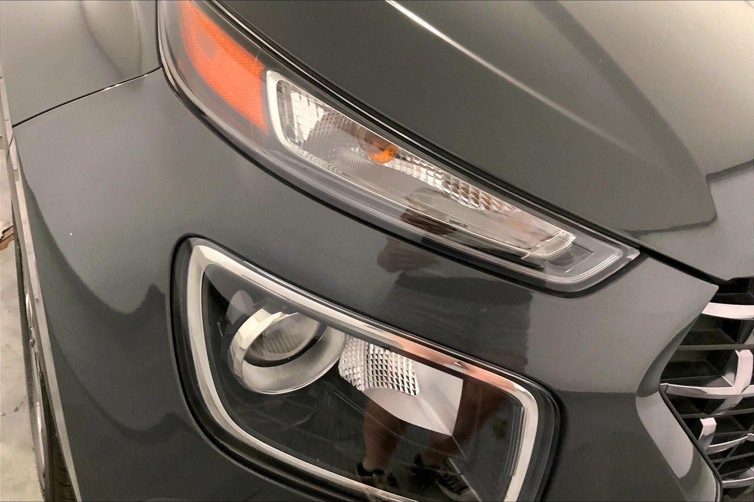 Used 2025 Hyundai Venue SEL FWD image 27