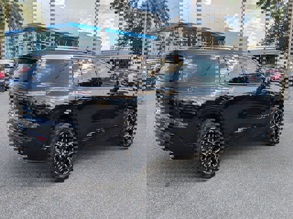 New 2026 Chevrolet Traverse High Country image 3