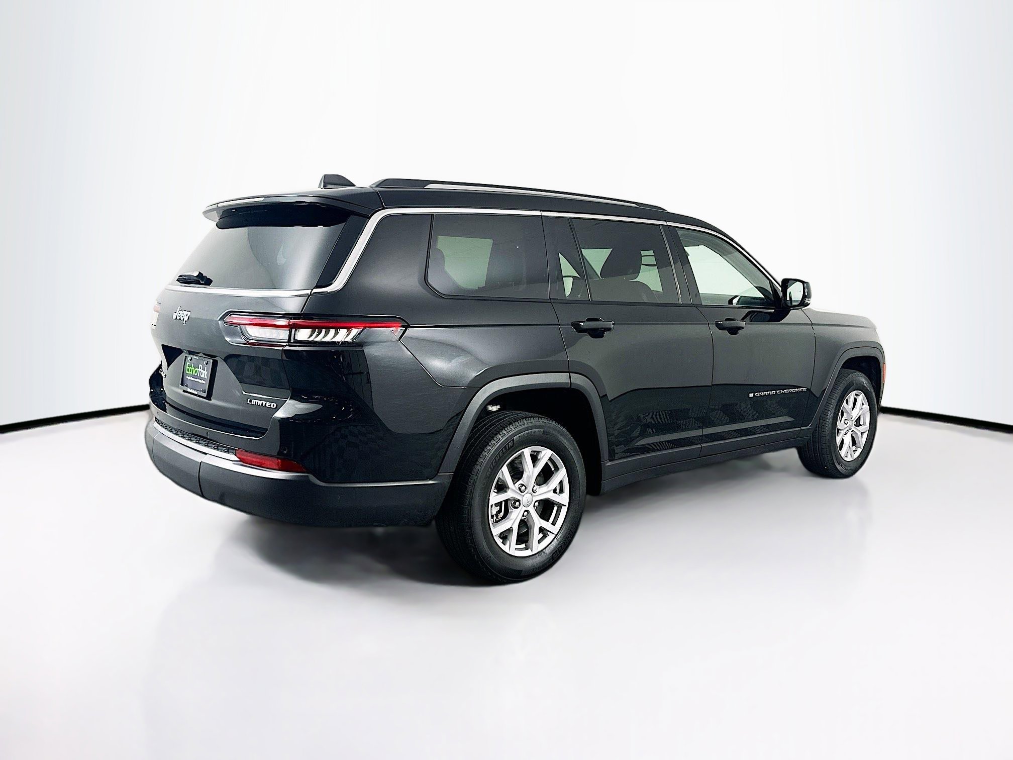 Used 2022 Jeep Grand Cherokee L Limited w/ Trailer Tow Group (B) AWD/4WD image 9