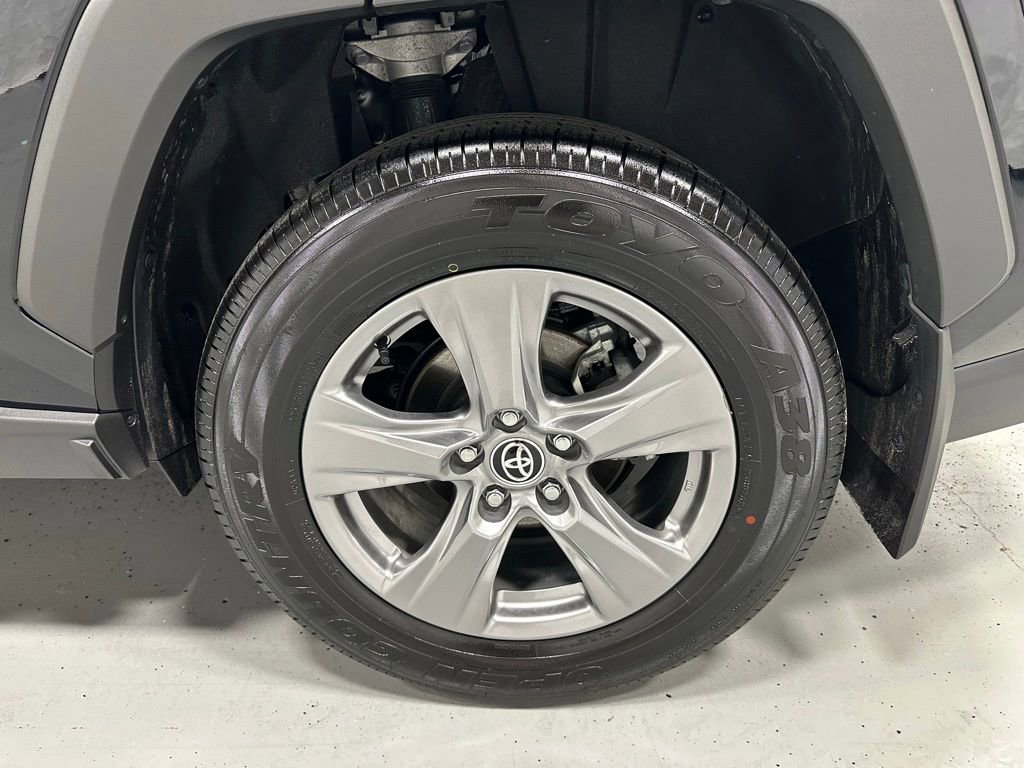 Used 2025 Toyota RAV4 XLE image 65