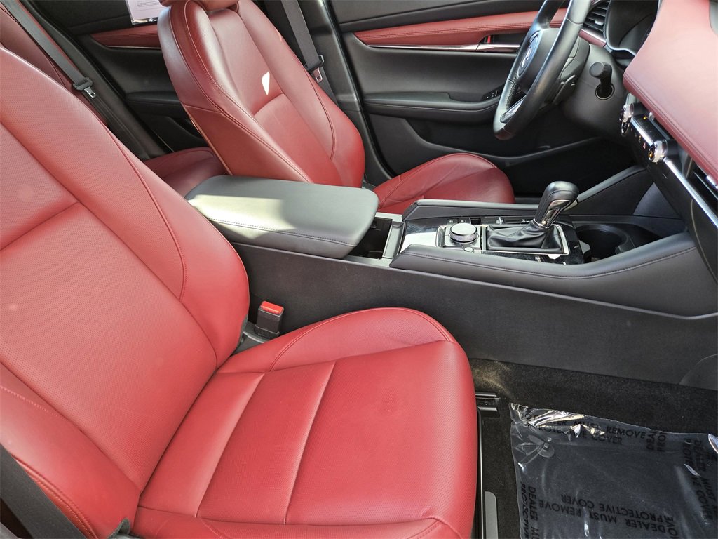 Used 2021 MAZDA MAZDA3 Hatchback w/Premium Plus Pkg image 15