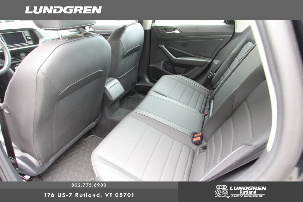 Used 2024 Volkswagen Jetta SE FWD image 11