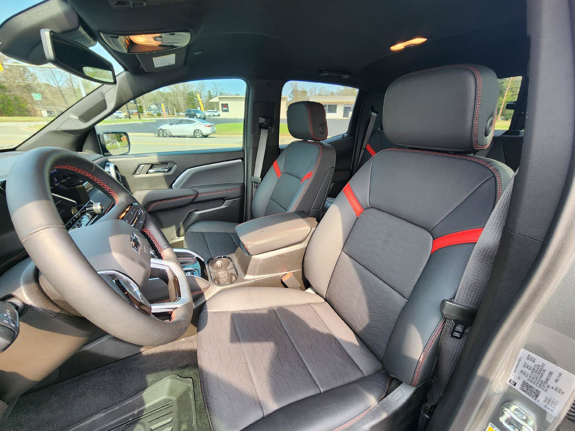 Used 2024 Chevrolet Colorado Z71 w/ Z71 Convenience Package 2 AWD/4WD image 8