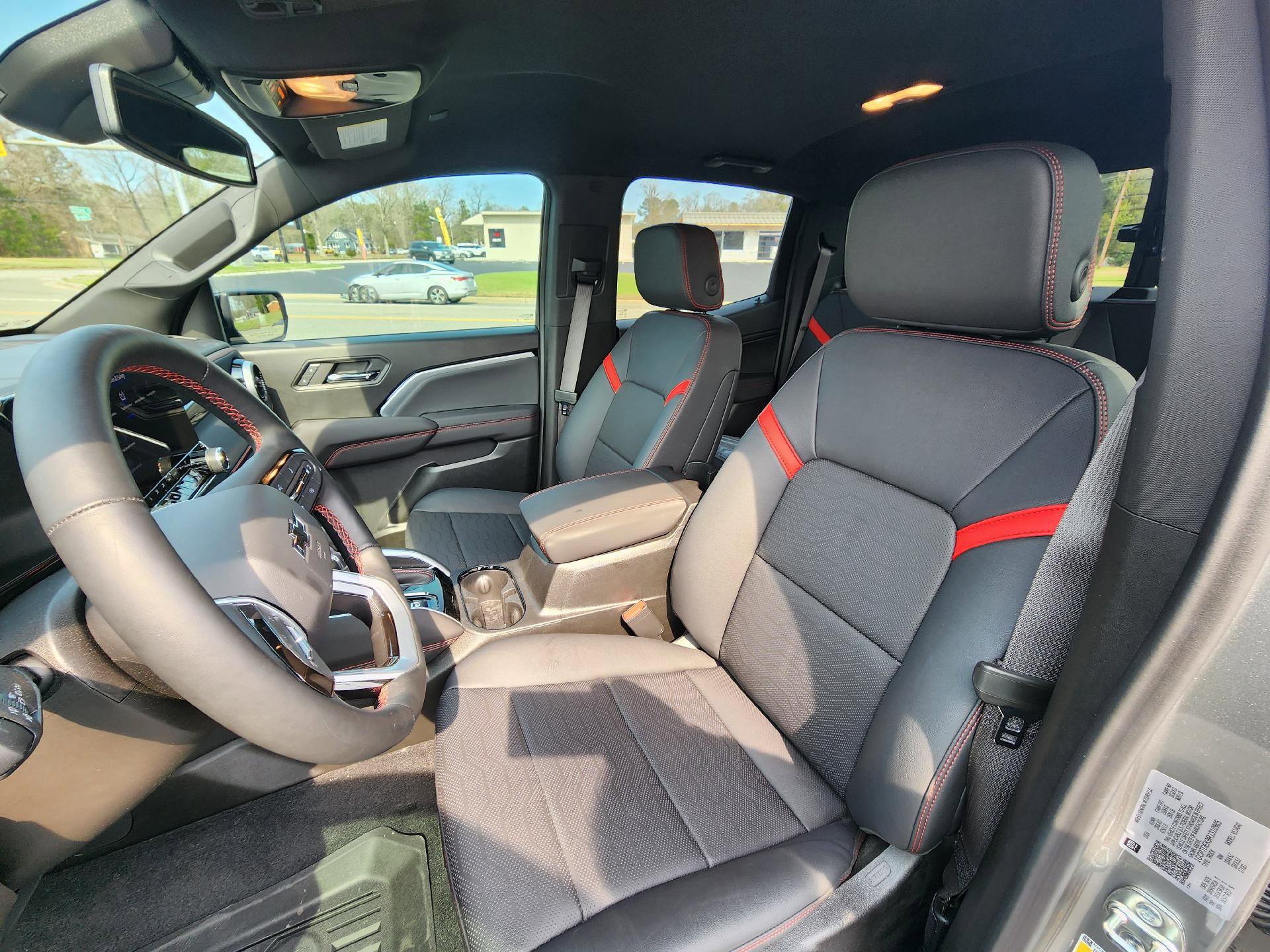 Used 2024 Chevrolet Colorado Z71 w/ Z71 Convenience Package 2 image 8