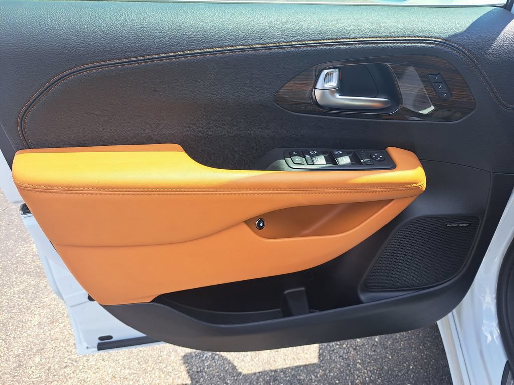 Certified 2022 Chrysler Pacifica Pinnacle FWD image 30