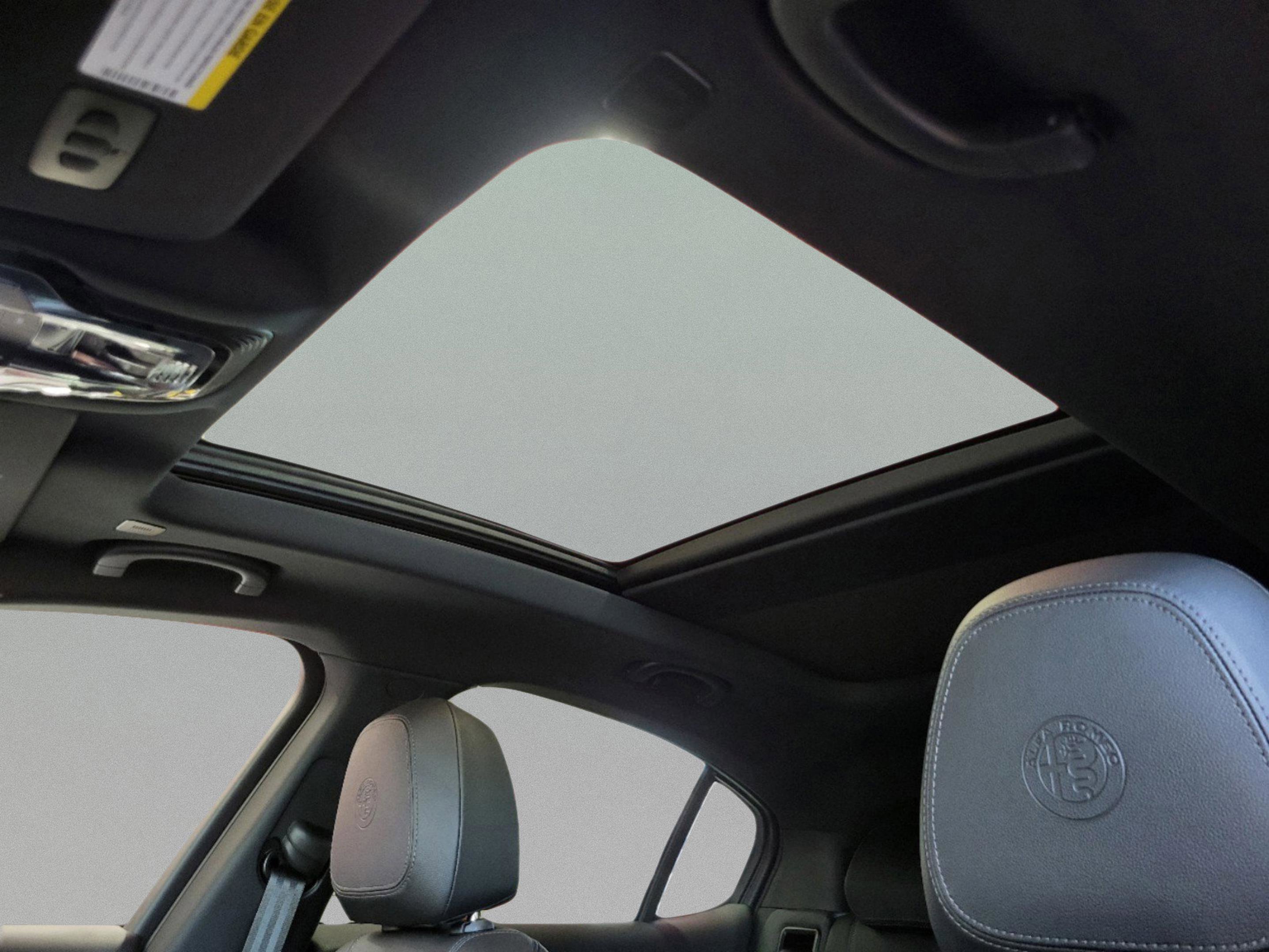 New 2025 Alfa Romeo Stelvio Sprint image 60