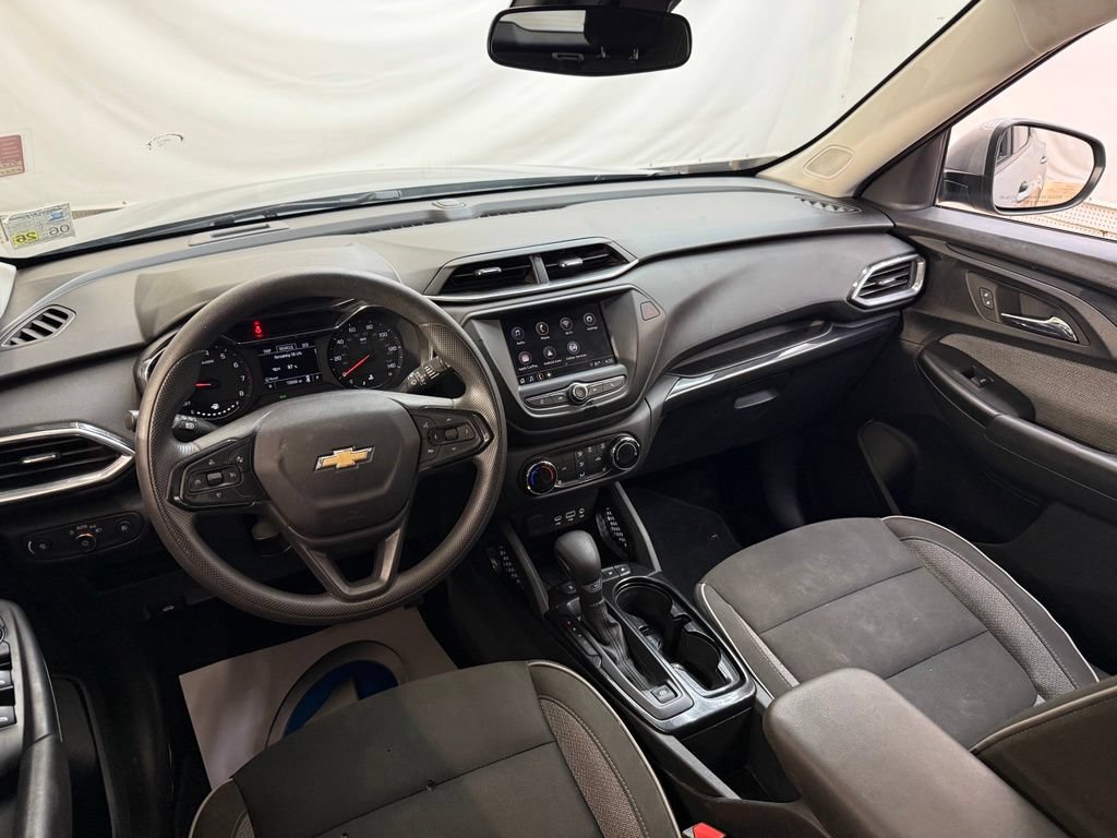 Used 2023 Chevrolet TrailBlazer LT FWD image 9