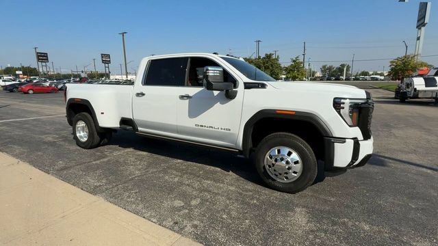 New 2026 GMC Sierra 3500 Denali Ultimate AWD/4WD image 2