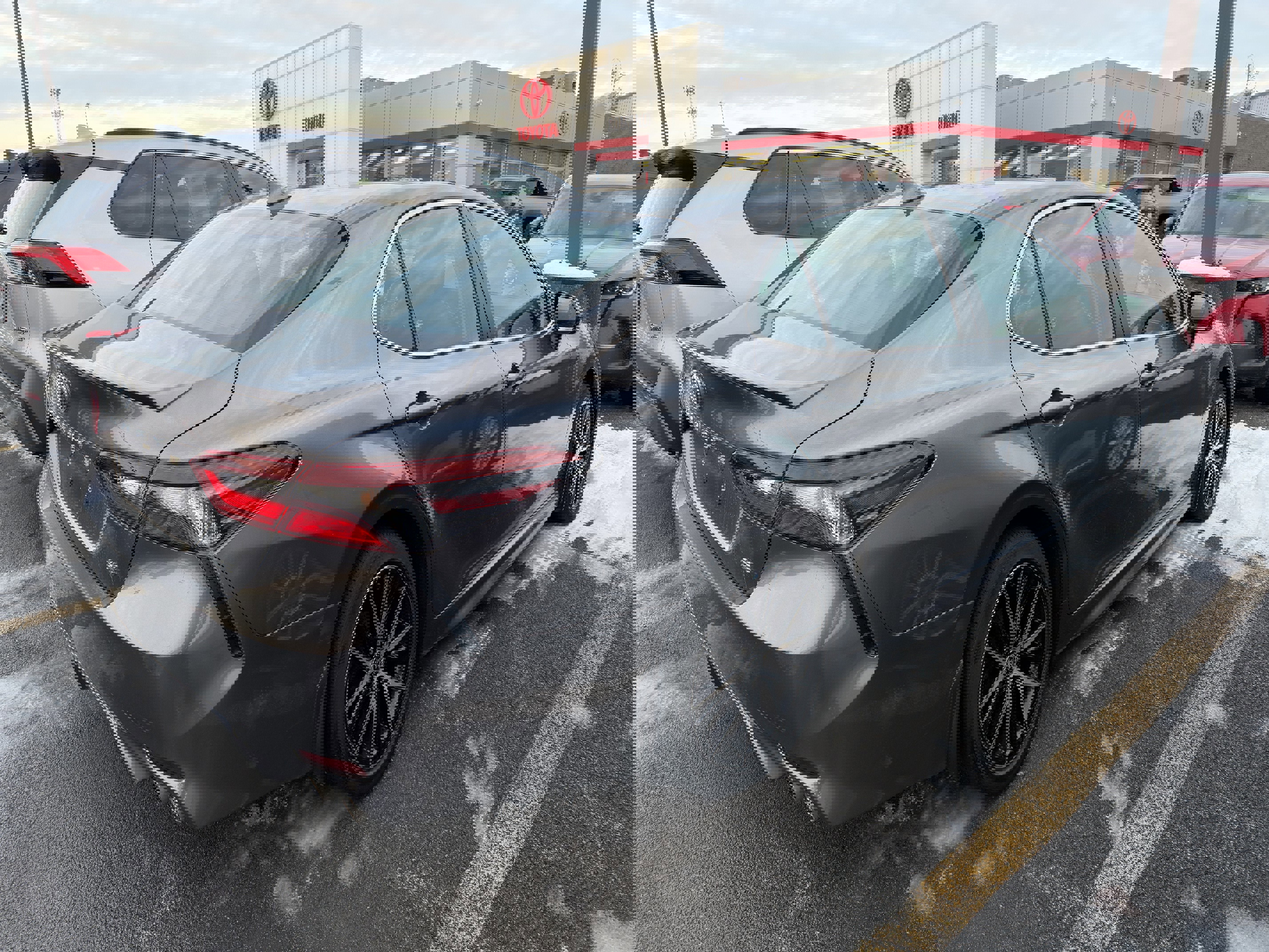 Used 2022 Toyota Camry SE w/ Carpet Mat Package (TMS) image 6