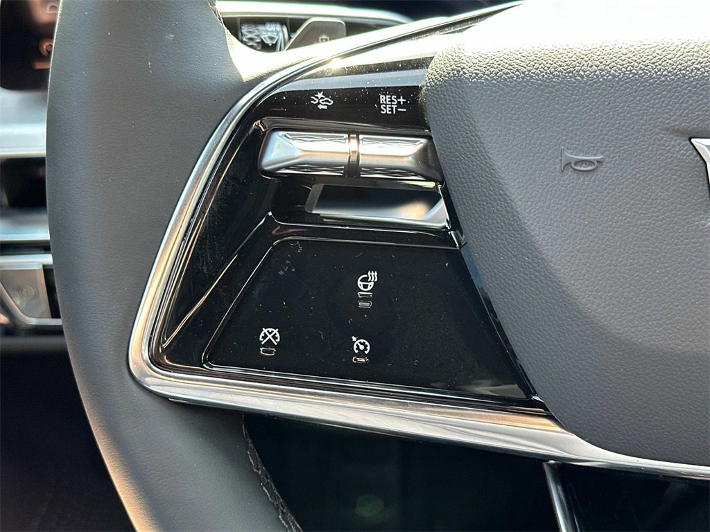 New 2025 Cadillac Lyriq Luxury image 15