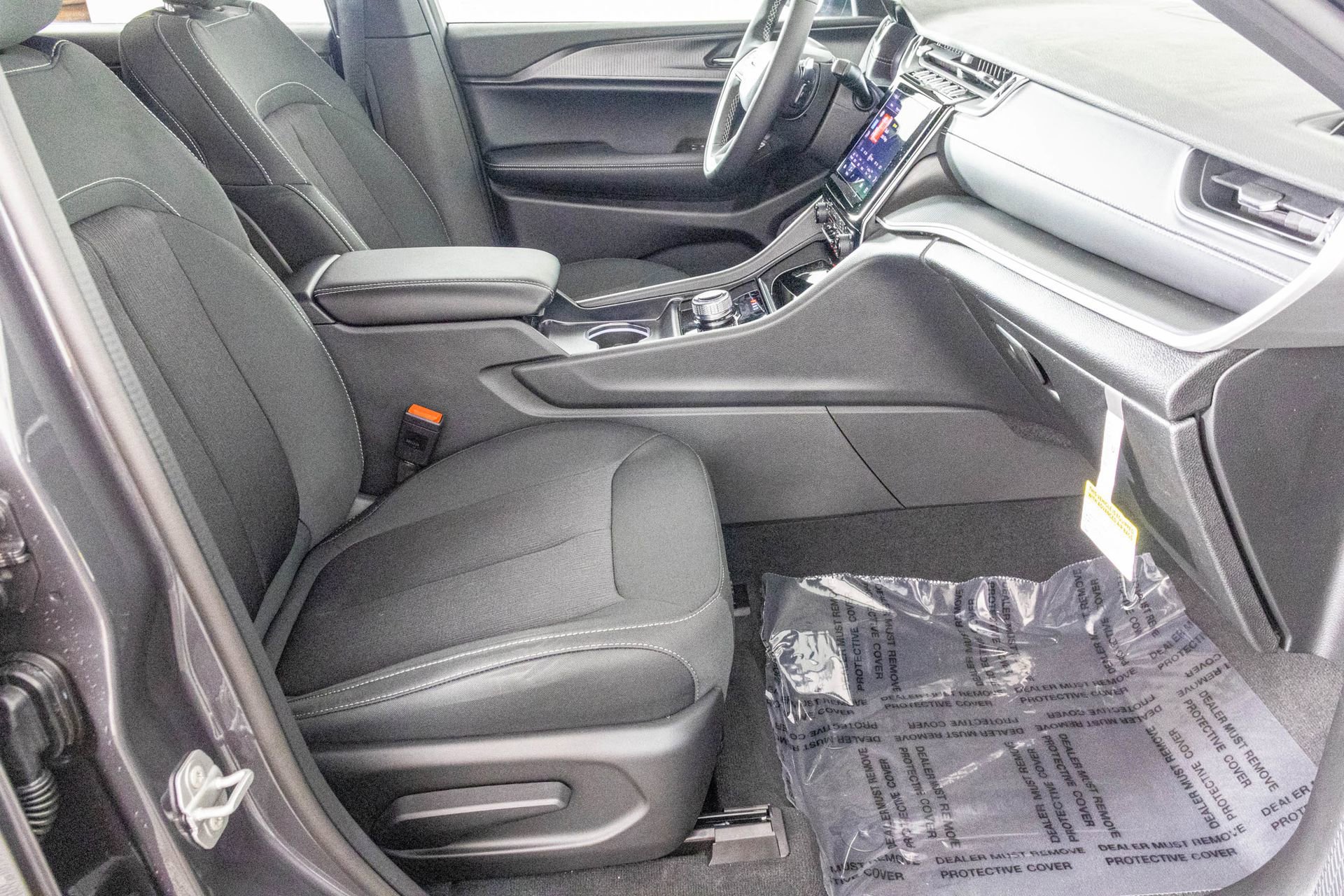 New 2025 Jeep Grand Cherokee L Laredo w/ Luxury Tech Group I image 38