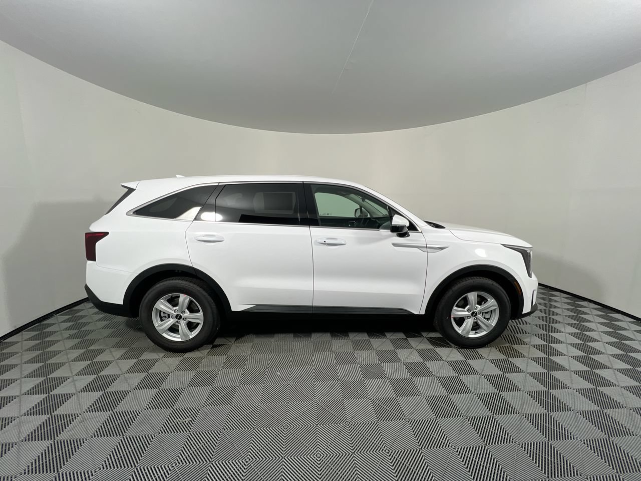 New 2026 Kia Sorento LX FWD image 2